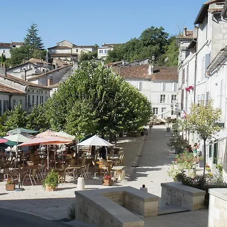 Bed & Breakfast Le Manoir De Douchapt